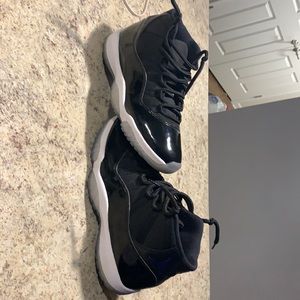 Jordan 11 “space jam”